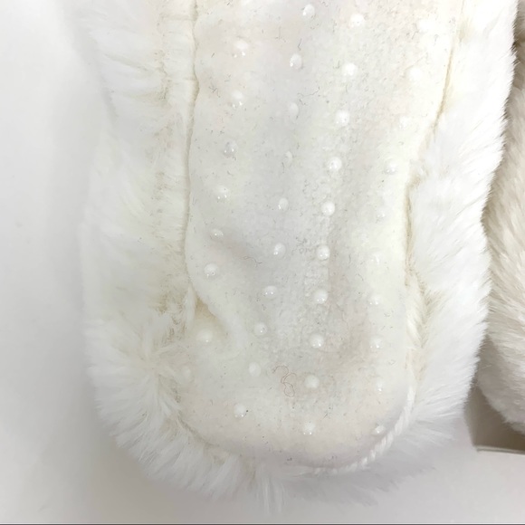 Faux Fur Cozy Sherpa Slip On White Slipper Socks With Grippers Nwt Size S/M 5-7 - Picture 12 of 15
